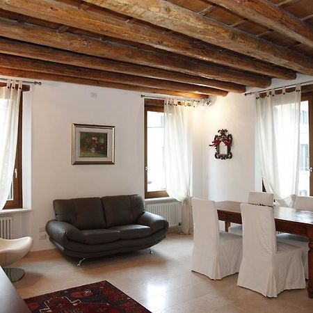 Centre 2 Bedroom Flat 베로나 외부 사진